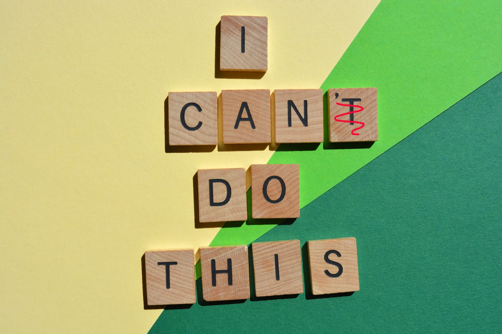 I Can Do This motivasyon yazısı ahşap harflerle